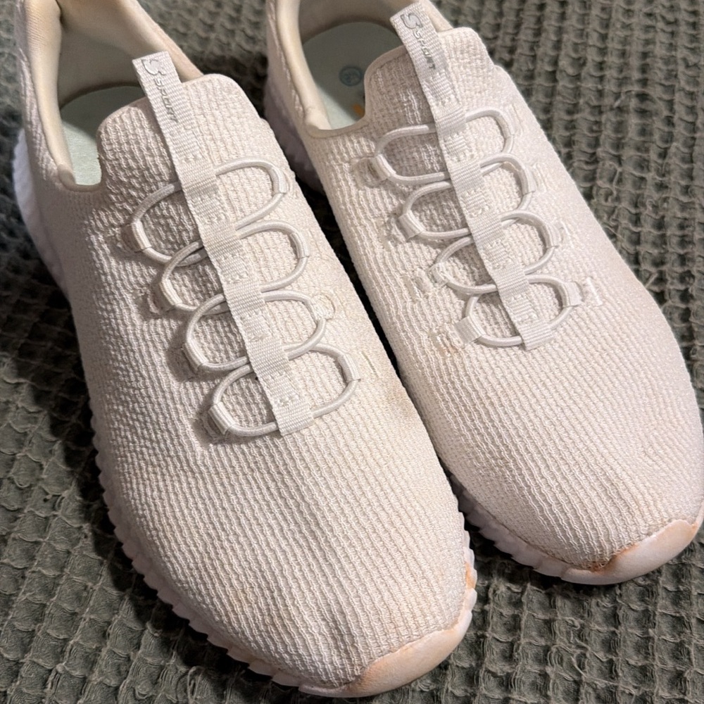 Skechers Women's White Knit Sneakers